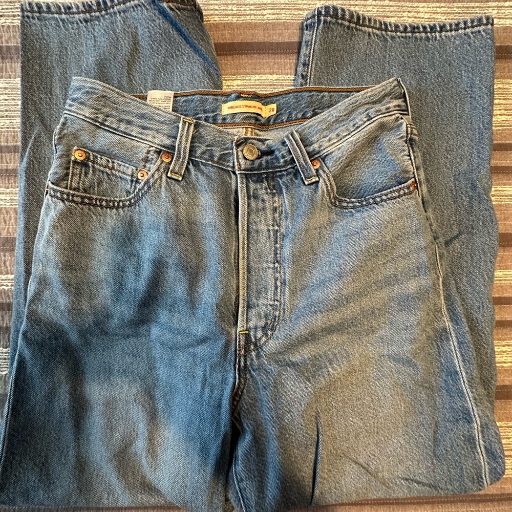 Levi's Ribcage Straight Leg Jean